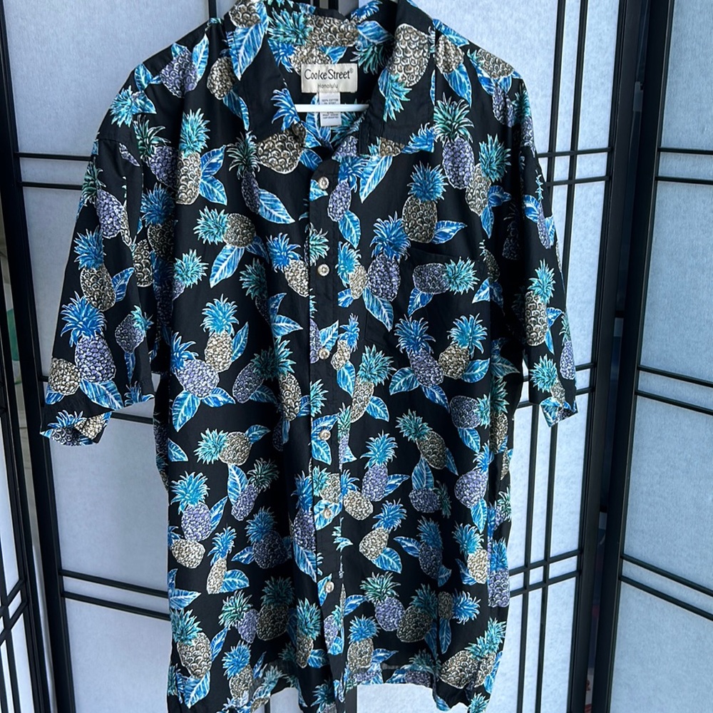 NWOT Cooke Street Cotton Hawaiian Aloha Shirt Pineapple Design